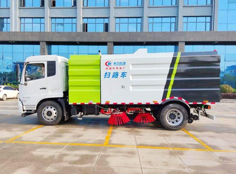 東風(fēng)天錦12方掃路車
