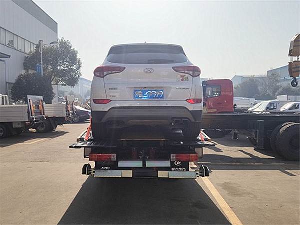 解放J6F藍(lán)牌一拖二清障車