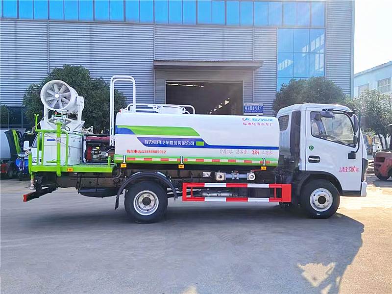 東風(fēng)華神V3灑水霧炮車