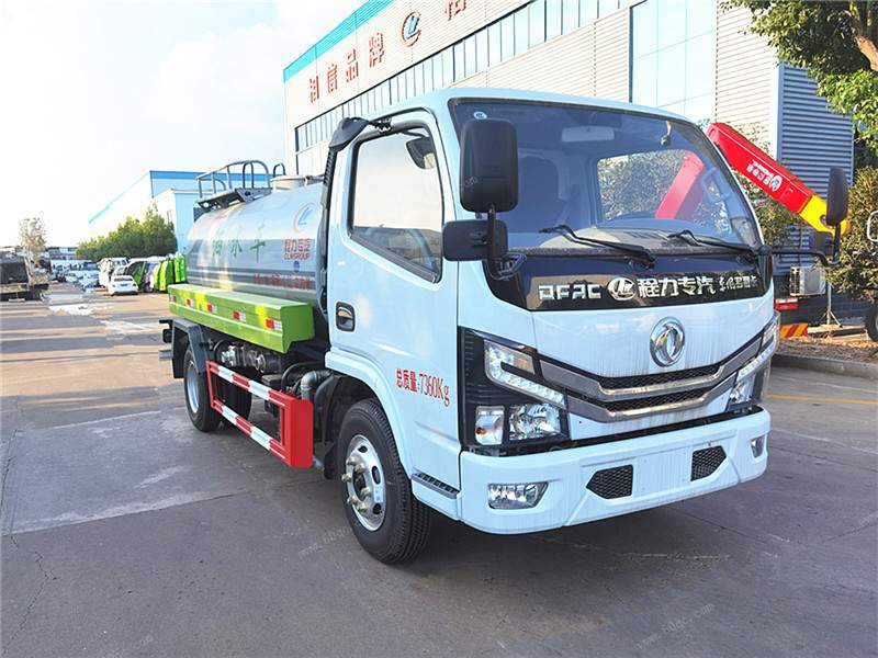 5噸灑水車，8噸灑水車，15噸灑水車街道變得一片明凈