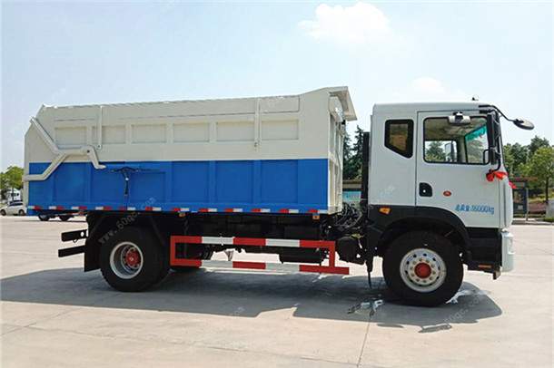 東風(fēng)D9對(duì)接式垃圾車