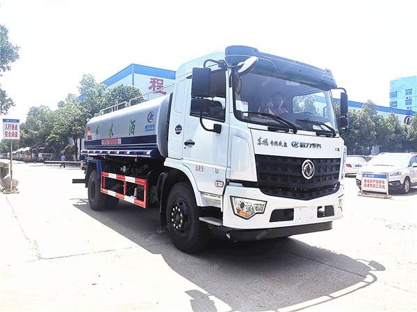 康明斯灑水車多少錢，東風12噸14噸康明斯灑水車參數表