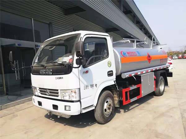 東風(fēng)多利卡D6加油車配置參數(shù)，5噸加油車報(bào)價(jià)
